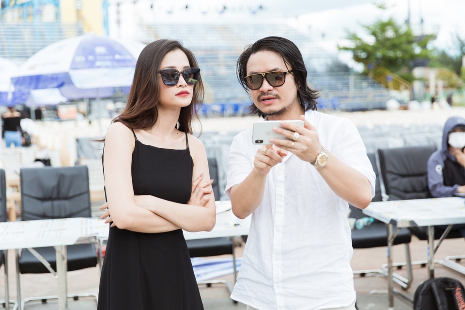Chi Pu, Ái Phương khoe vai trần gợi cảm tại buổi tổng duyệt Miss World Việt Nam 2019 - 1 Chi Pu, Ái Phương khoe vai trần gợi cảm tại buổi tổng duyệt Miss World Việt Nam 2019 - 1