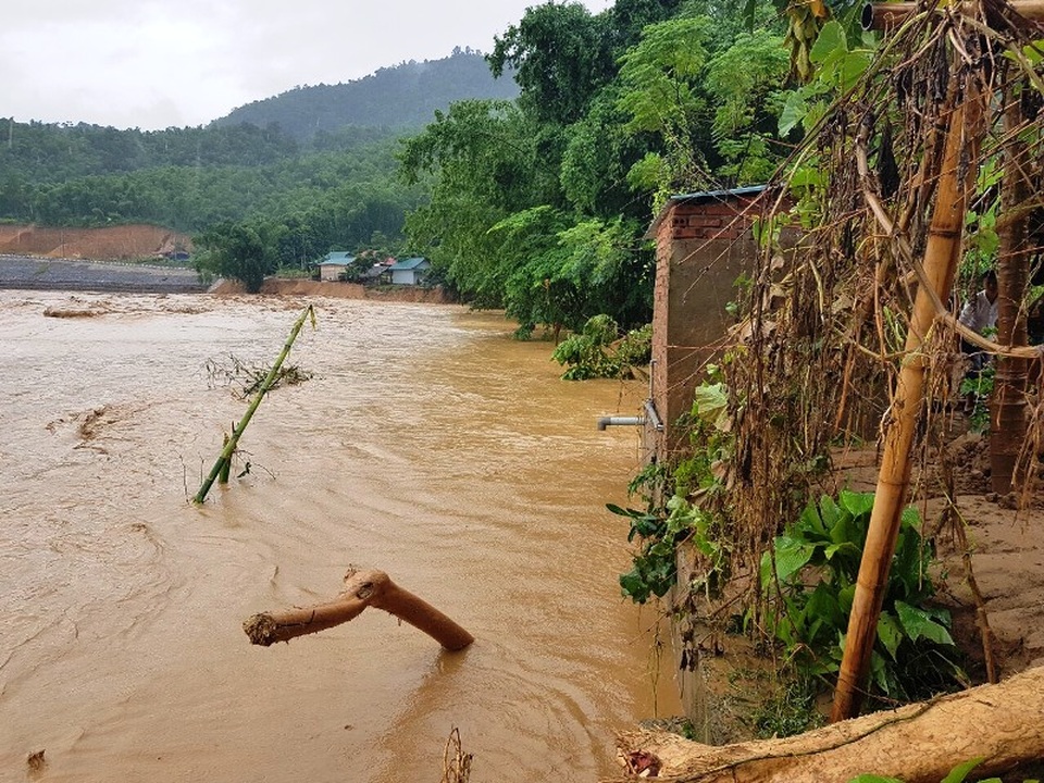 Thanh Hóa: 14 người mất tích do ảnh hưởng mưa bão - 3 Thanh Hóa: 14 người mất tích do ảnh hưởng mưa bão - 3