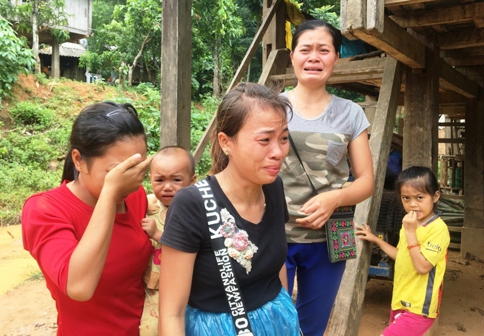 Òa khóc trước cảnh tan hoang sau cơn “đại hồng thủy” ở nơi đại ngàn - 3