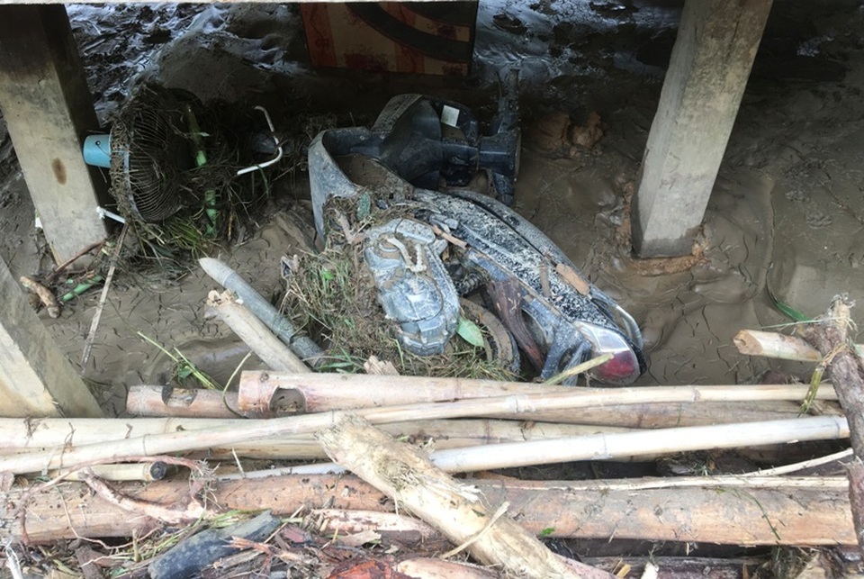 Òa khóc trước cảnh tan hoang sau cơn “đại hồng thủy” ở nơi đại ngàn - 7