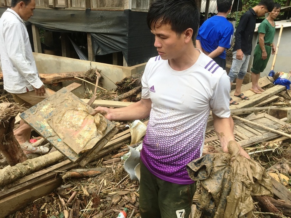 Òa khóc trước cảnh tan hoang sau cơn “đại hồng thủy” ở nơi đại ngàn - 14