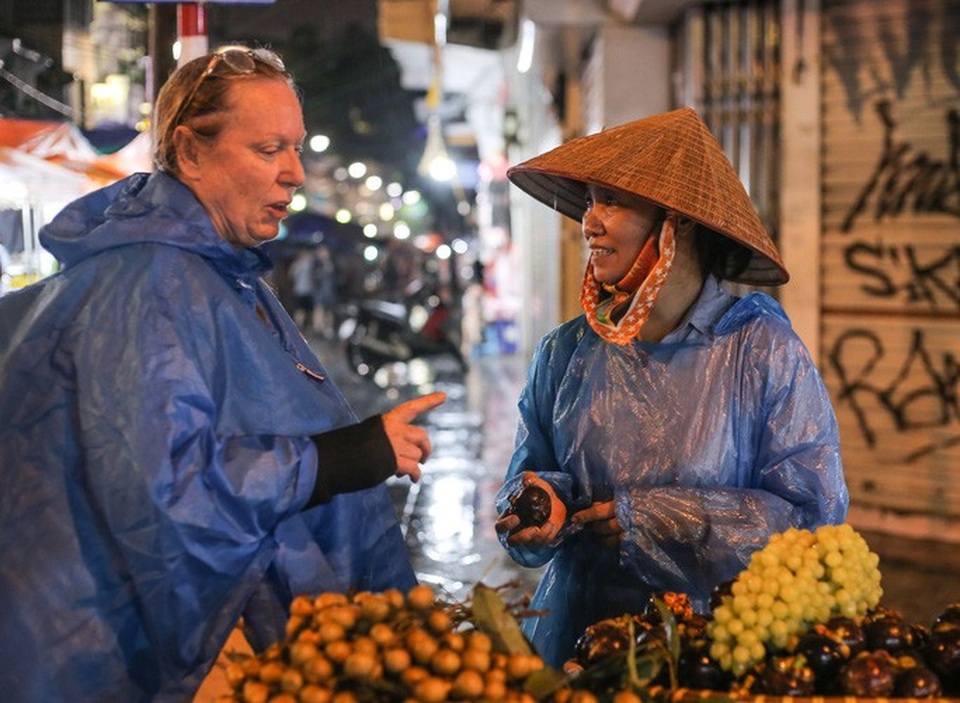 Những phận đời mưu sinh trong đêm mưa bão Hà Nội - 5