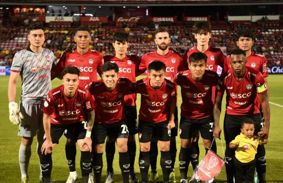 Văn Lâm chơi ổn định, Muangthong bất bại trận đấu thứ 8 liên tiếp - 1 Văn Lâm chơi ổn định, Muangthong bất bại trận đấu thứ 8 liên tiếp - 1