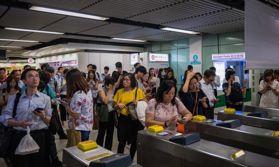 Đình công quy mô lớn tại Hong Kong, 200 chuyến bay bị hủy - 3 Đình công quy mô lớn tại Hong Kong, 200 chuyến bay bị hủy - 3