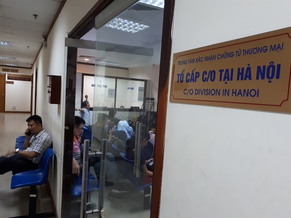 Kẻ tiếp tay hàng Trung Quốc đi Mỹ, xử hình sự không khoan nhượng - 1 Kẻ tiếp tay hàng Trung Quốc đi Mỹ, xử hình sự không khoan nhượng - 1