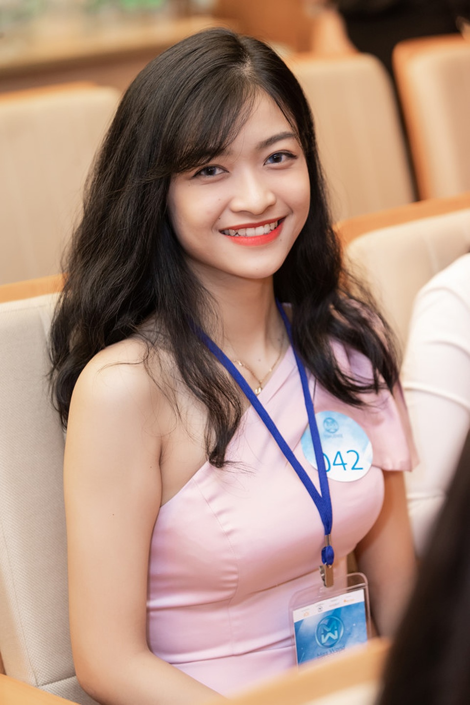 Nụ cười tỏa nắng Á hậu 1 Nguyễn Hà Kiều Loan - 2 Nụ cười tỏa nắng Á hậu 1 Nguyễn Hà Kiều Loan - 2