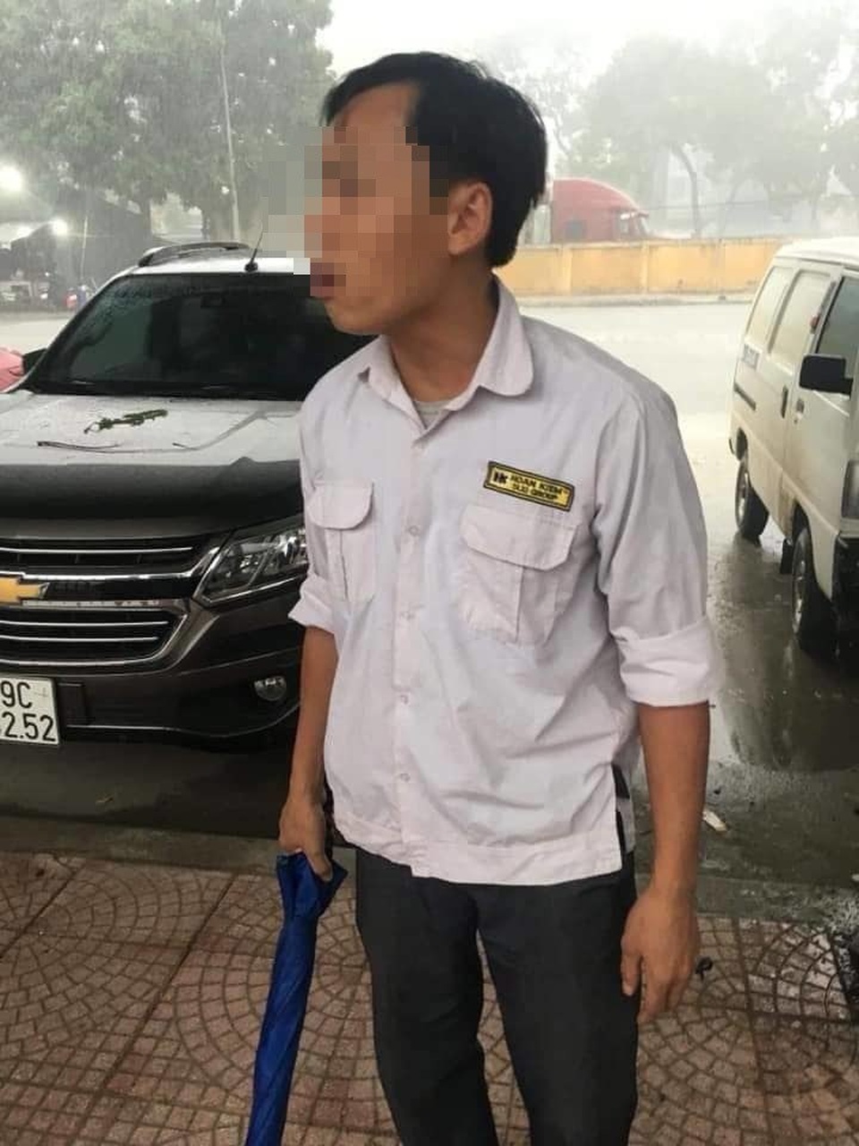 3 cô gái bị tài xế taxi hành hung: Xác minh thông tin công an nói “giúp được thì anh đã giàu” - 1 3 cô gái bị tài xế taxi hành hung: Xác minh thông tin công an nói “giúp được thì anh đã giàu” - 1