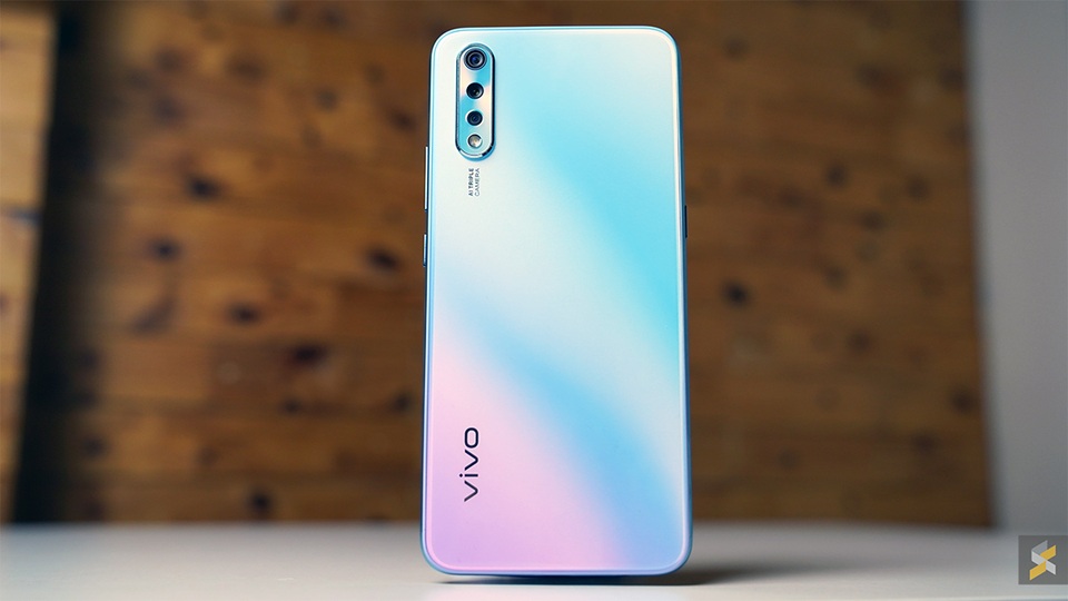 Loạt smartphone tầm trung giảm giá đáng chú ý trước thềm tựu trường - 5 Loạt smartphone tầm trung giảm giá đáng chú ý trước thềm tựu trường - 5