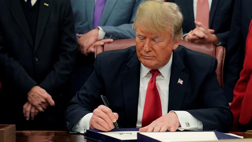 Ông Trump ký lệnh trừng phạt toàn bộ tài sản của chính phủ Venezuela tại Mỹ - 1 Ông Trump ký lệnh trừng phạt toàn bộ tài sản của chính phủ Venezuela tại Mỹ - 1