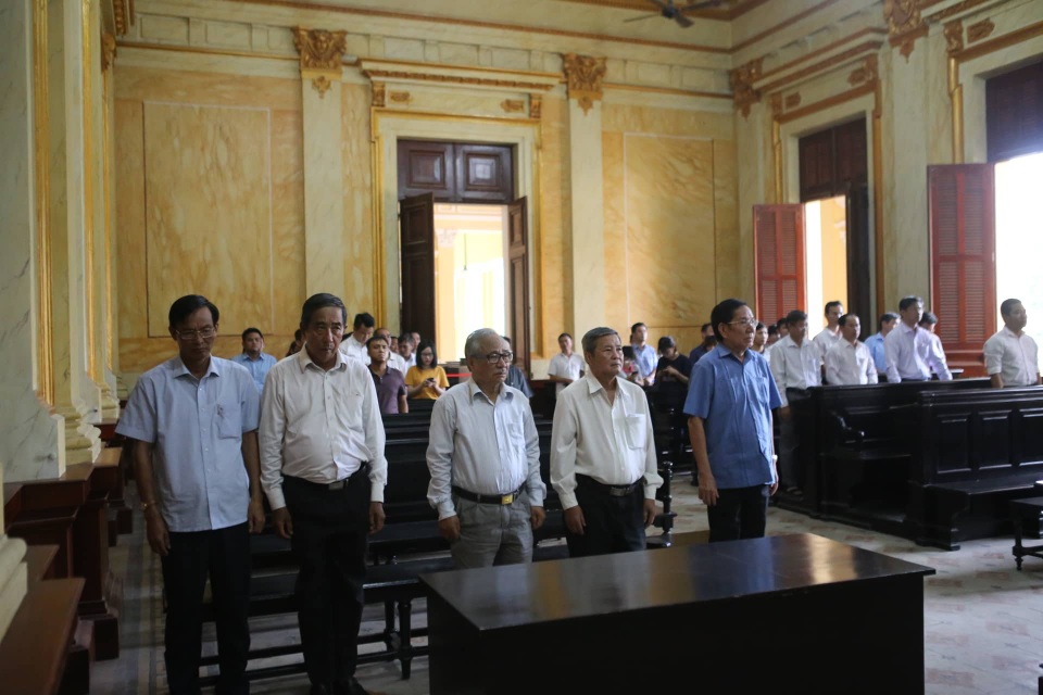 Nguyên “bộ sậu” lãnh đạo Tập đoàn Cao su Việt Nam lãnh án - 2 Nguyên “bộ sậu” lãnh đạo Tập đoàn Cao su Việt Nam lãnh án - 2