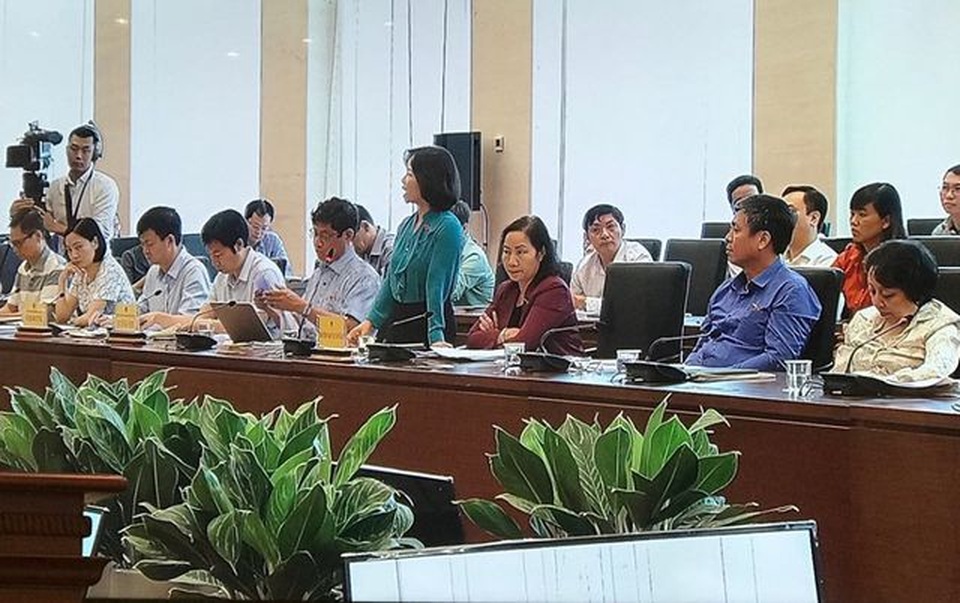 Cô công nhân gầy yếu “đòi” làm thêm: Nên hay không tăng giờ làm? - 1 Cô công nhân gầy yếu “đòi” làm thêm: Nên hay không tăng giờ làm? - 1