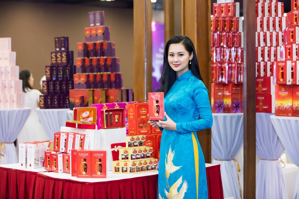 Vũ Tuệ Anh – Cô gái “Vàng” trong làng Saffron, kiếm tiền tỷ mỗi tháng lại đam mê thiện nguyện - 1 Vũ Tuệ Anh – Cô gái “Vàng” trong làng Saffron, kiếm tiền tỷ mỗi tháng lại đam mê thiện nguyện - 1