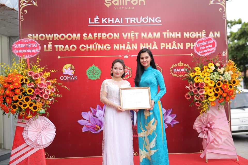 Vũ Tuệ Anh – Cô gái “Vàng” trong làng Saffron, kiếm tiền tỷ mỗi tháng lại đam mê thiện nguyện - 6 Vũ Tuệ Anh – Cô gái “Vàng” trong làng Saffron, kiếm tiền tỷ mỗi tháng lại đam mê thiện nguyện - 6