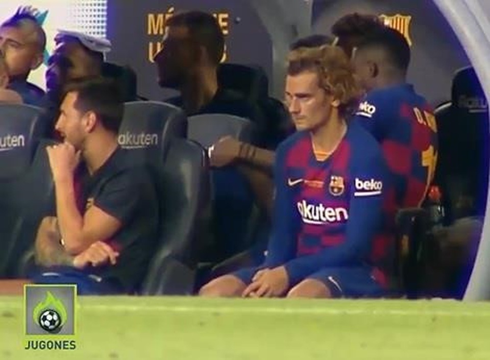 Messi từ chối bắt tay, khó chịu ra mặt với Griezmann - 1