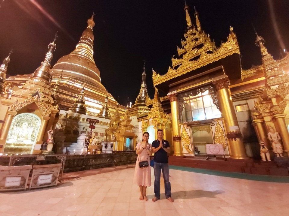 Độc đáo ngôi chùa dát 90 tấn vàng, gắn nghìn viên kim cương đắt giá ở Myanmar - 2 Độc đáo ngôi chùa dát 90 tấn vàng, gắn nghìn viên kim cương đắt giá ở Myanmar - 2