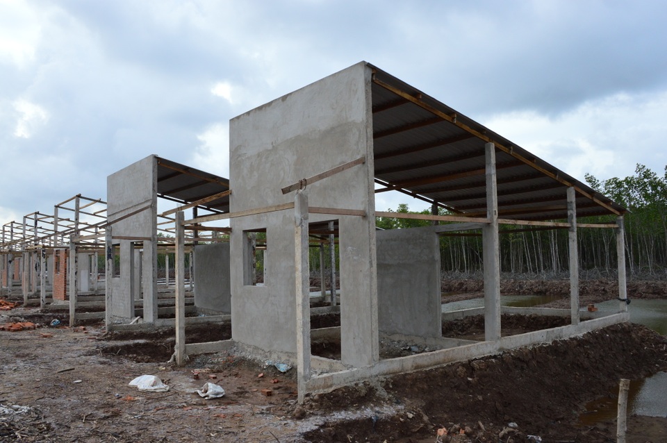 Hiện trạng thảm hại khu tái định cư của hộ nghèo tại Sóc Trăng - 1 Hiện trạng thảm hại khu tái định cư của hộ nghèo tại Sóc Trăng - 1