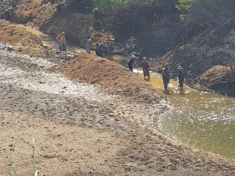 Quảng Trị xả hồ thuỷ lợi cứu hơn 30.000 hộ dân đang “khát” nước - 2 Quảng Trị xả hồ thuỷ lợi cứu hơn 30.000 hộ dân đang “khát” nước - 2