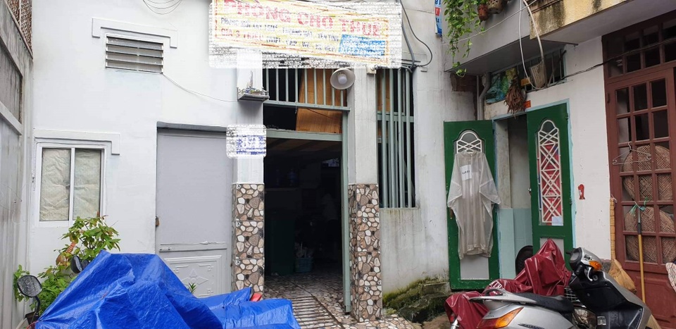 TPHCM: Chồng giết vợ rồi rạch tay tự sát trong phòng trọ - 1 TPHCM: Chồng giết vợ rồi rạch tay tự sát trong phòng trọ - 1