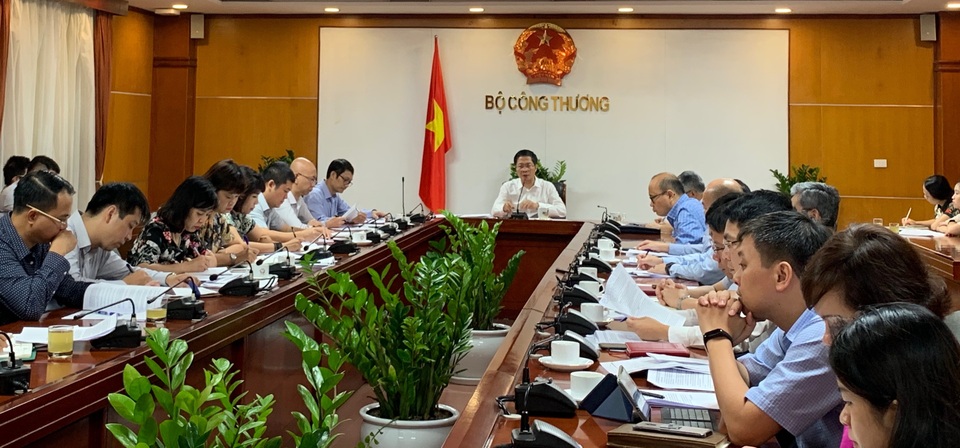 Bộ Công Thương: Giá giảm vài nghìn USD khi thuế giảm, nhập khẩu ô tô tăng kỷ lục - 1