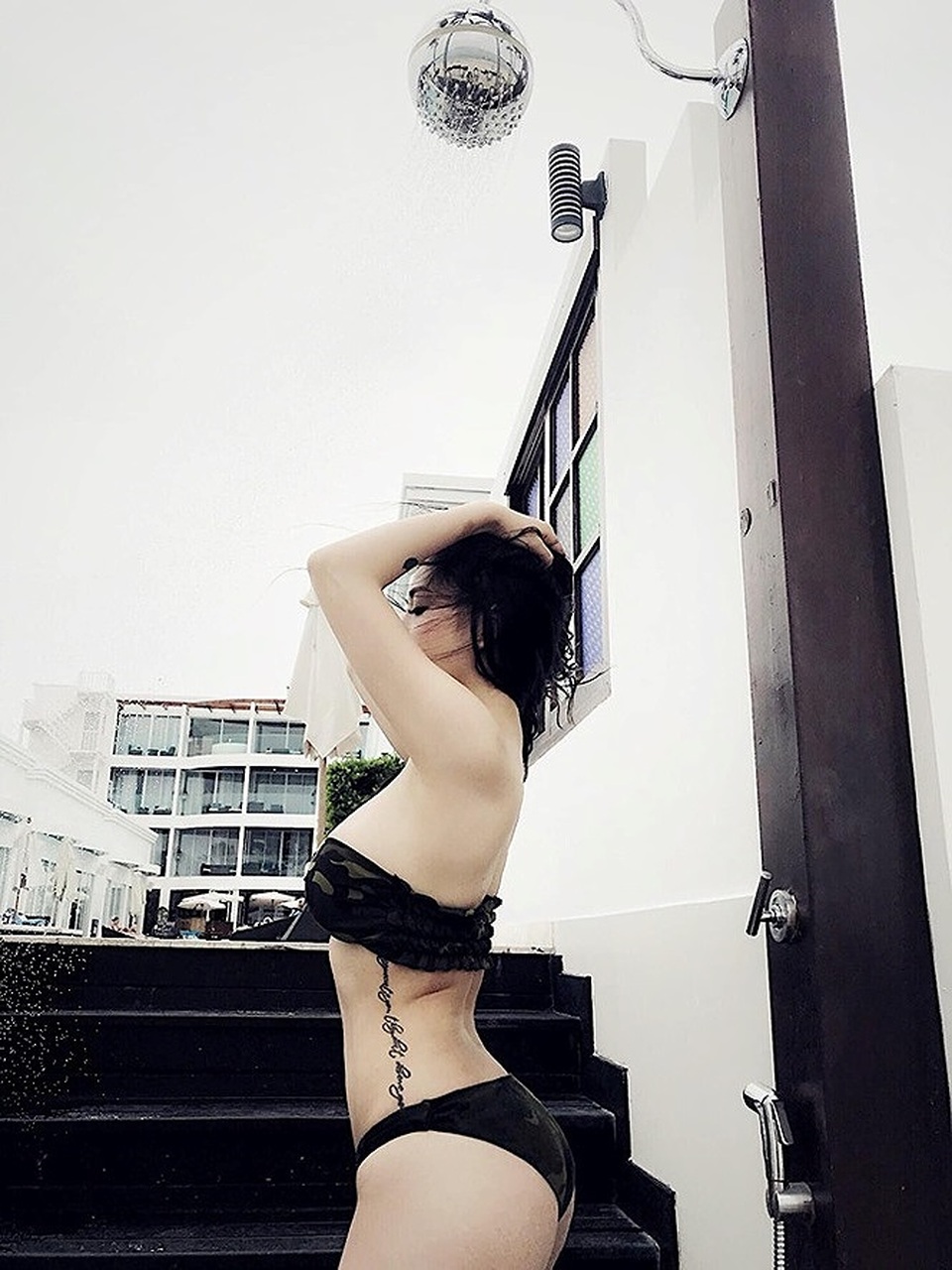 Dũng “Về nhà đi con” lần đầu công khai ảnh tình tứ bên bạn gái nóng bỏng - 5 Dũng “Về nhà đi con” lần đầu công khai ảnh tình tứ bên bạn gái nóng bỏng - 5