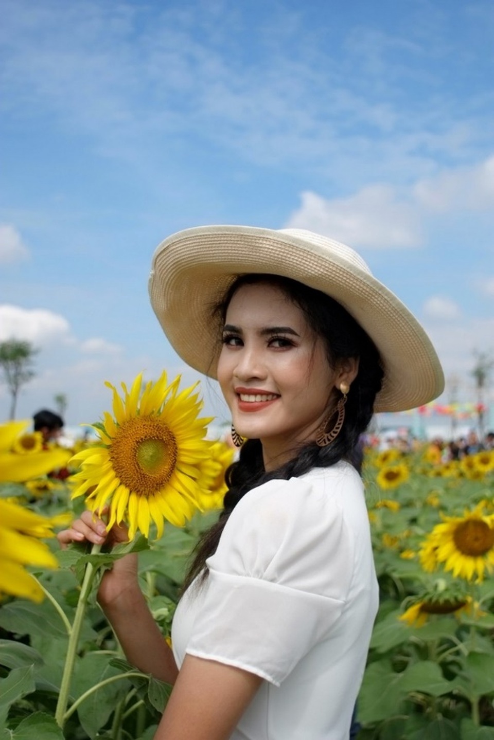 Hoa khôi Đại học An ninh hãnh diện vì có nét đẹp đặc trưng của người Khmer - 8 Hoa khôi Đại học An ninh hãnh diện vì có nét đẹp đặc trưng của người Khmer - 8