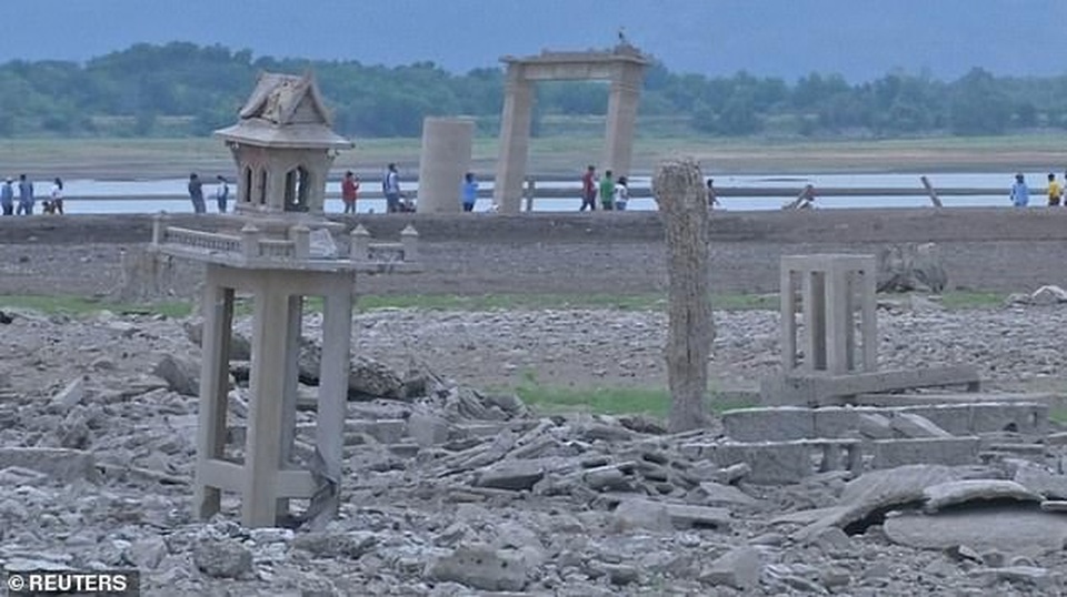 Ngôi đền thiêng “mất tích” suốt 20 năm bất ngờ “hiện hình” - 2 Ngôi đền thiêng “mất tích” suốt 20 năm bất ngờ “hiện hình” - 2