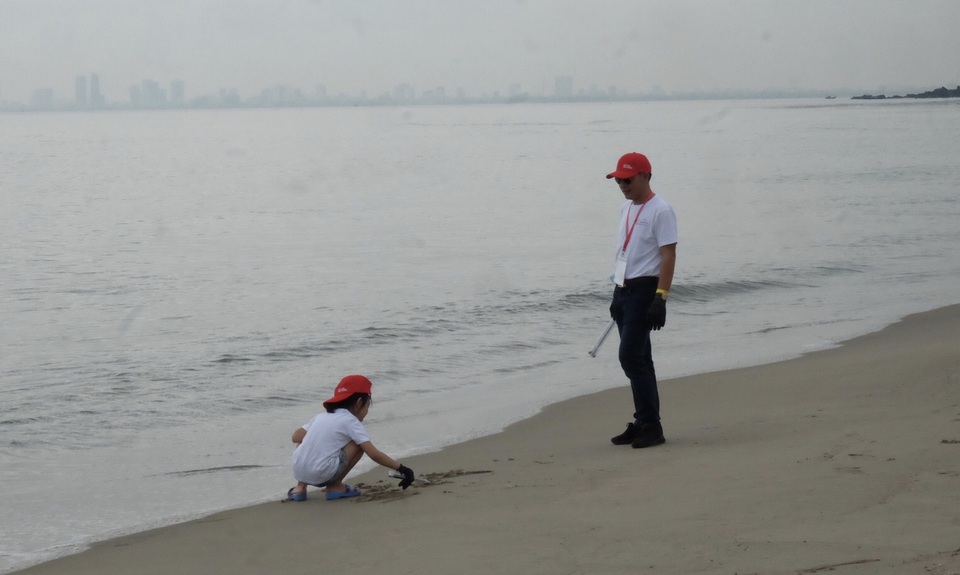 Hơn 800 tình nguyện viên cùng “Giải cứu đại dương” ở Đà Nẵng - 3 Hơn 800 tình nguyện viên cùng “Giải cứu đại dương” ở Đà Nẵng - 3