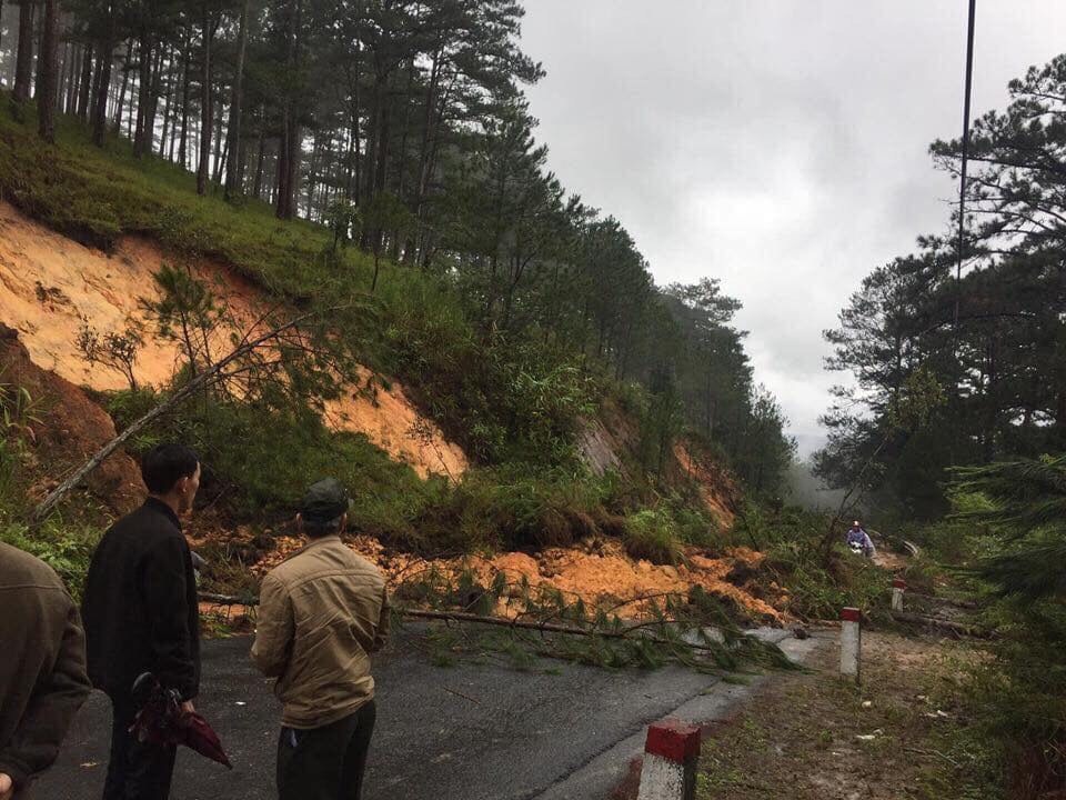 Lũ quét cuốn trôi một công an viên, Đà Lạt nhiều nơi ngập sâu - 3 Lũ quét cuốn trôi một công an viên, Đà Lạt nhiều nơi ngập sâu - 3