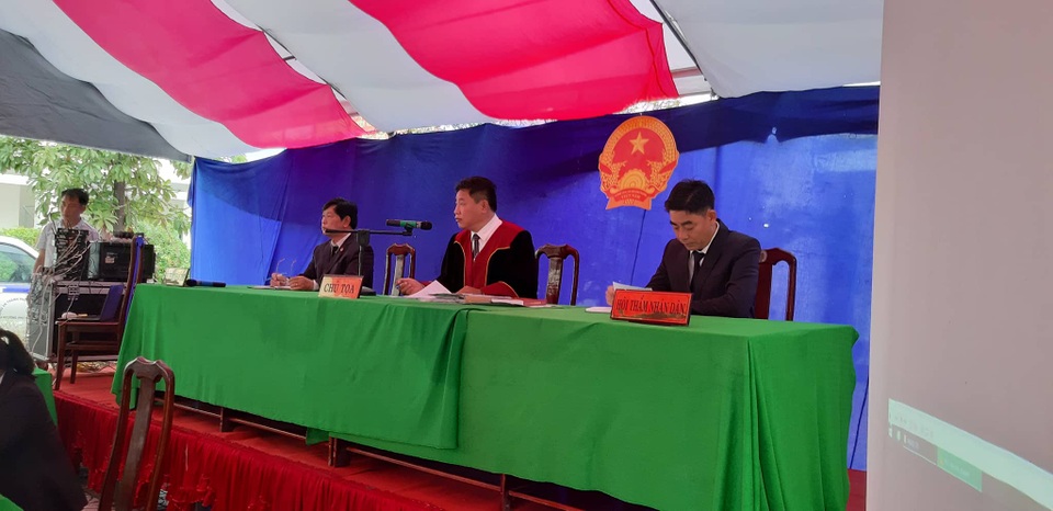 Cưỡng chế nhà xưởng không phép, Chủ tịch Hội Phụ nữ phường bị đánh trọng thương - 1 Cưỡng chế nhà xưởng không phép, Chủ tịch Hội Phụ nữ phường bị đánh trọng thương - 1