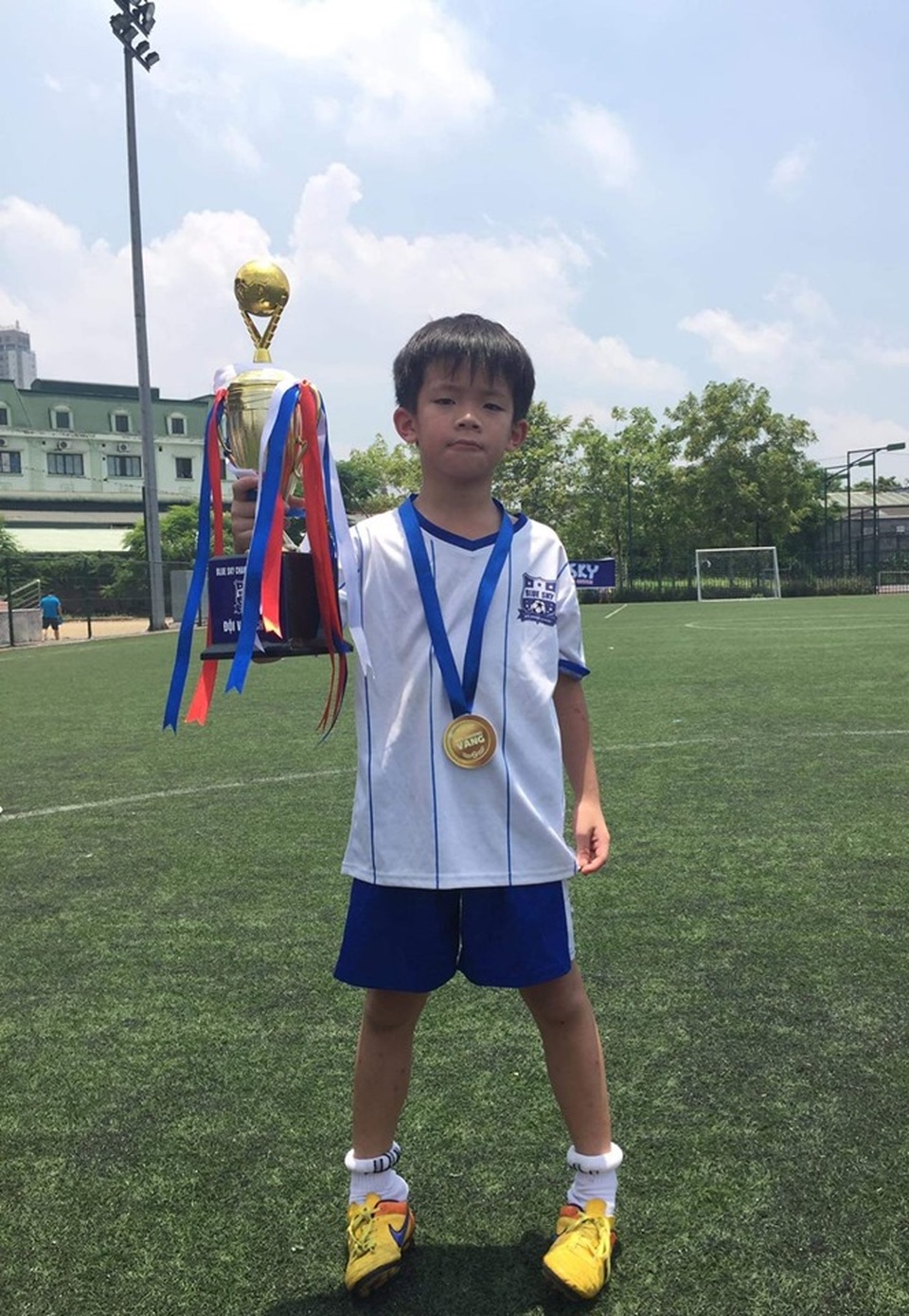 Hú hồn hành trình lưu lạc 9 giờ đồng hồ của cậu bé Hà Nội bị bỏ quên trên xe buýt trường học - 3 Hú hồn hành trình lưu lạc 9 giờ đồng hồ của cậu bé Hà Nội bị bỏ quên trên xe buýt trường học - 3