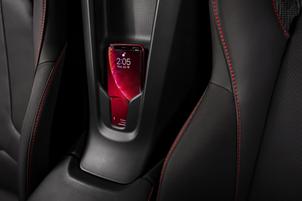 Cận cảnh siêu xe giá rẻ Corvette vừa ra mắt đã cháy hàng - 9 Cận cảnh siêu xe giá rẻ Corvette vừa ra mắt đã cháy hàng - 9