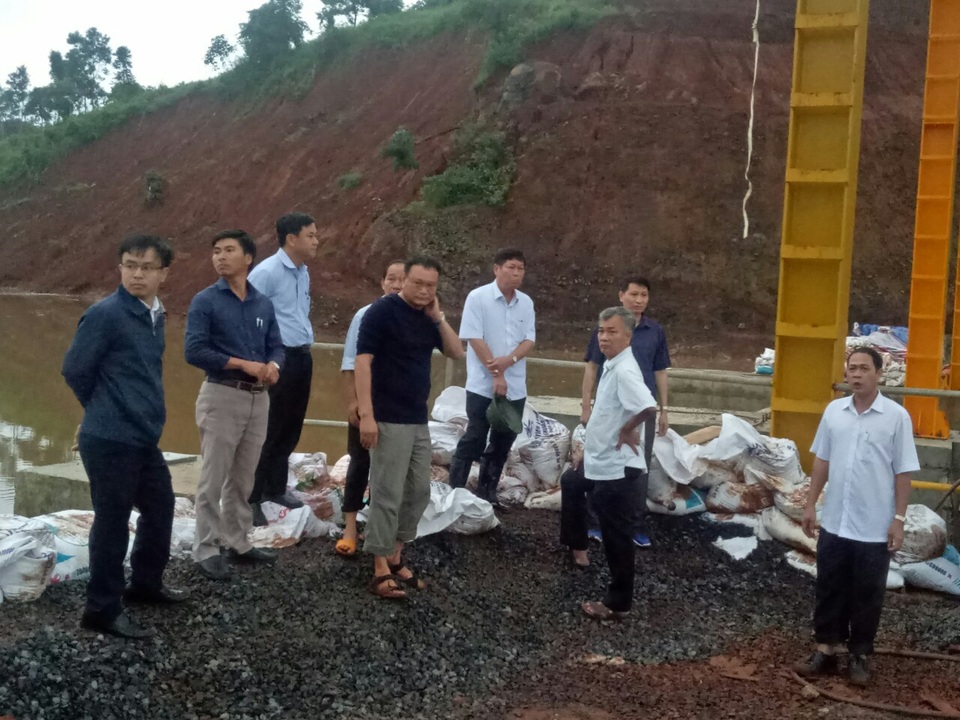 Di dời khẩn cấp hàng trăm hộ dân vì nguy cơ vỡ đập hồ thủy điện - 1 Di dời khẩn cấp hàng trăm hộ dân vì nguy cơ vỡ đập hồ thủy điện - 1