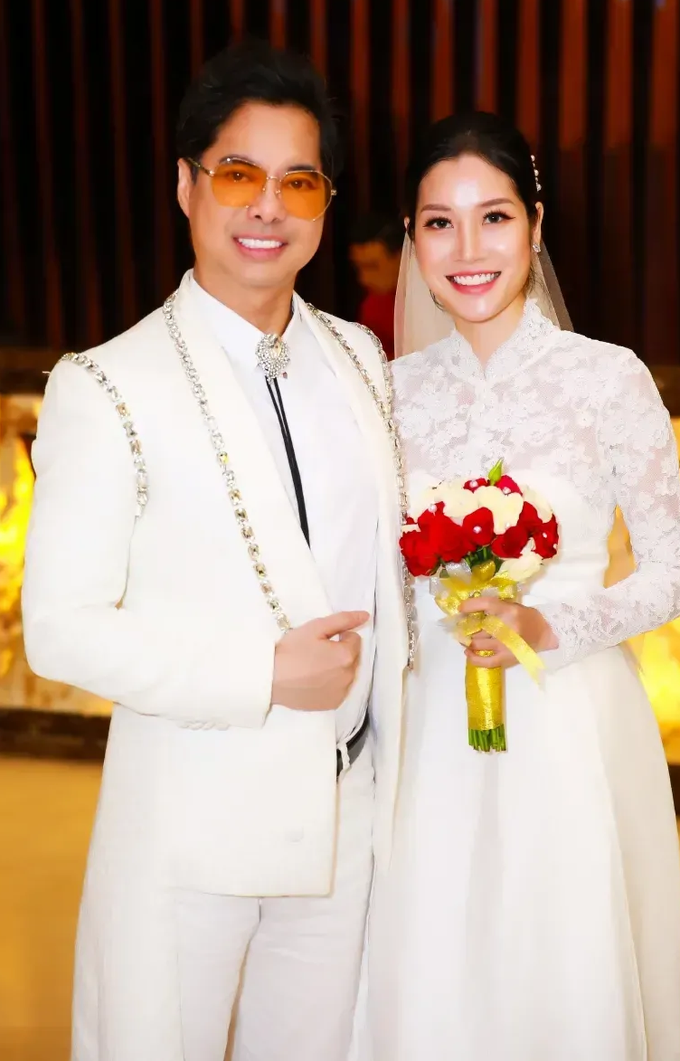 Ngọc Sơn tiết lộ về bộ ảnh cưới kỳ lạ cùng danh tính “cô dâu bí ẩn” - 2 Ngọc Sơn tiết lộ về bộ ảnh cưới kỳ lạ cùng danh tính “cô dâu bí ẩn” - 2