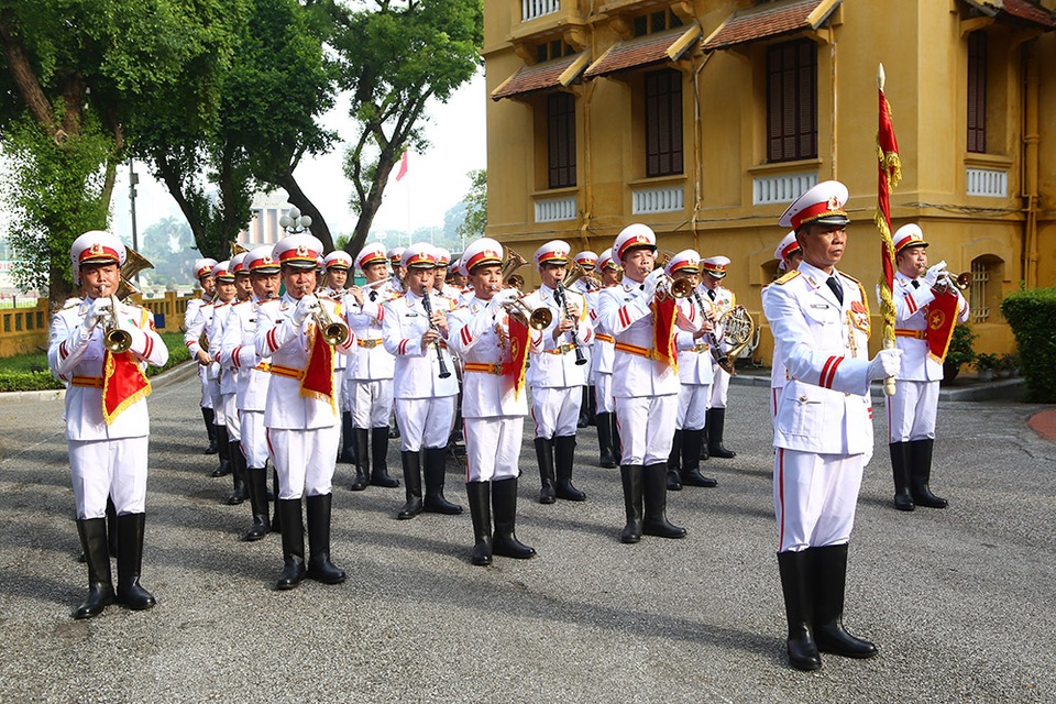 Lễ thượng cờ ASEAN trang trọng ở Hà Nội kỷ niệm 52 năm thành lập - 1 Lễ thượng cờ ASEAN trang trọng ở Hà Nội kỷ niệm 52 năm thành lập - 1