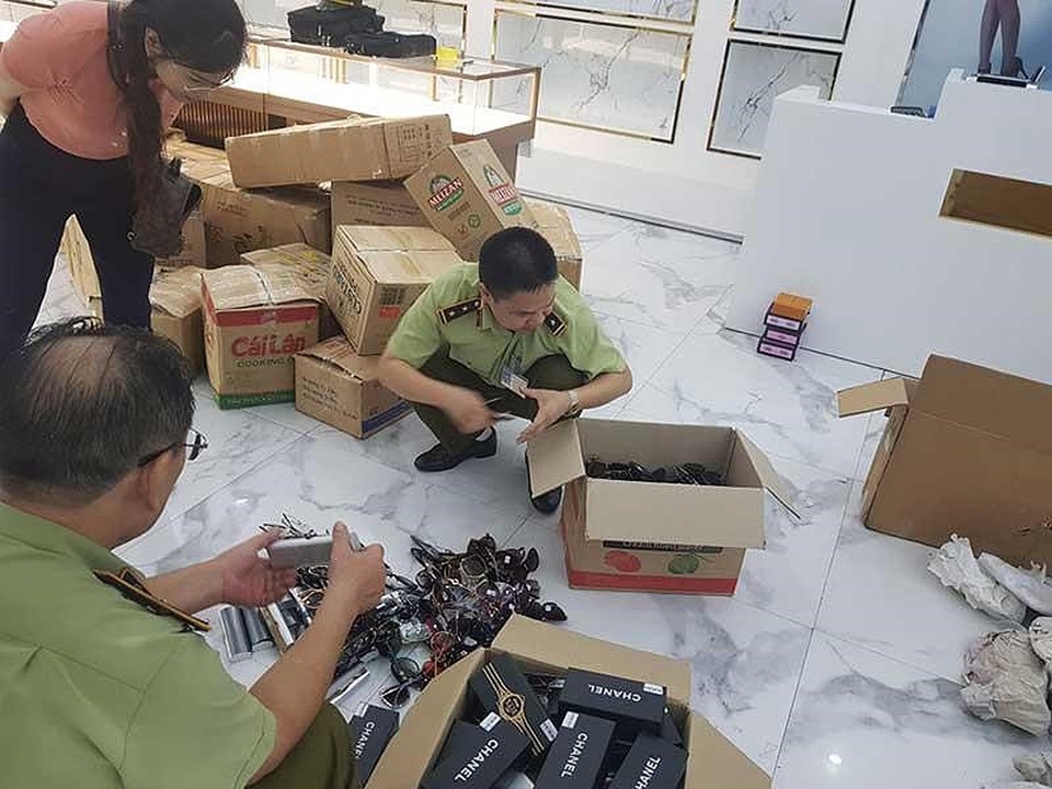 Trung Quốc phá giá tiền, hàng Việt ngồi trên lửa - 1 Trung Quốc phá giá tiền, hàng Việt ngồi trên lửa - 1