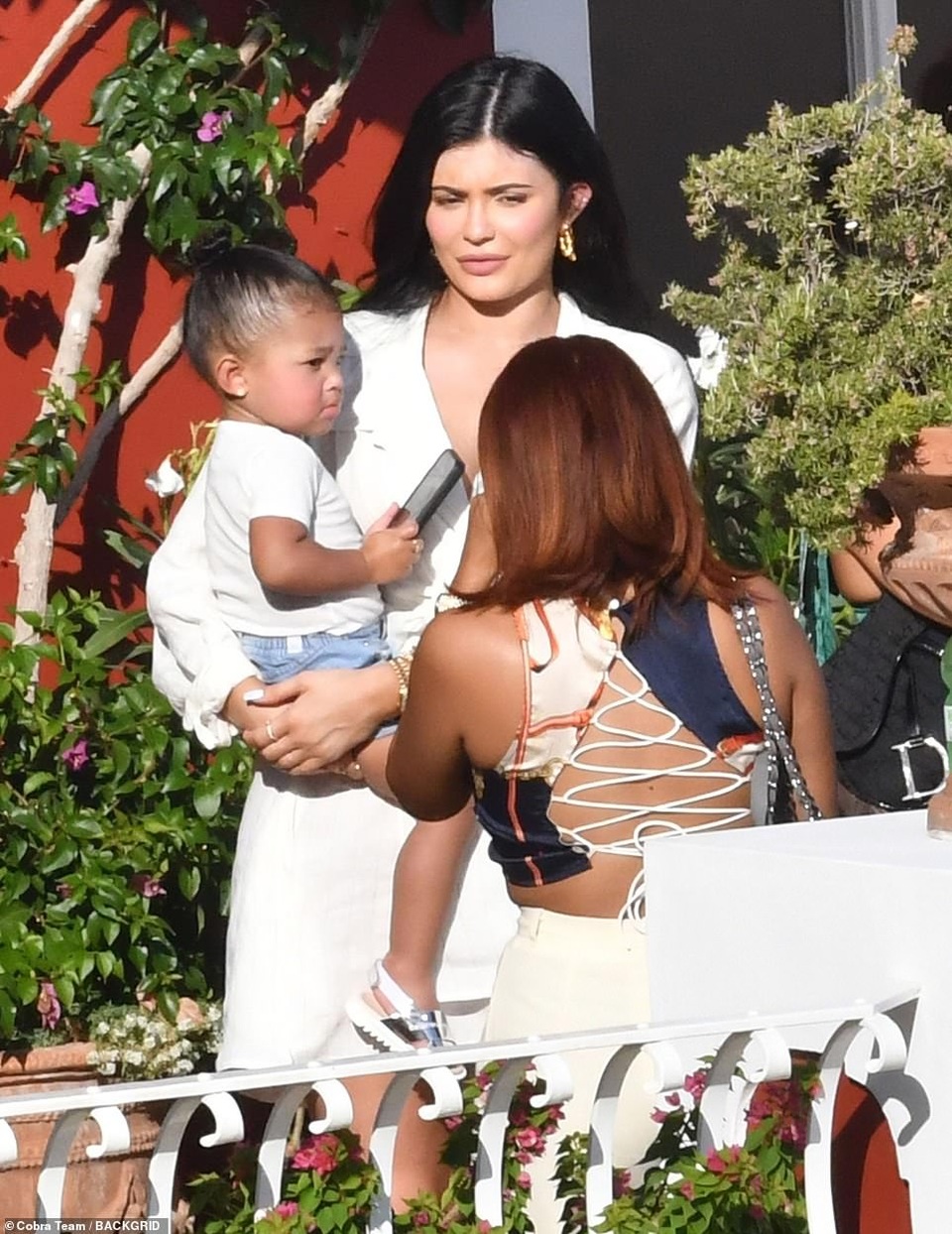 Kylie Jenner đẹp đôi bên Travis Scott - 10