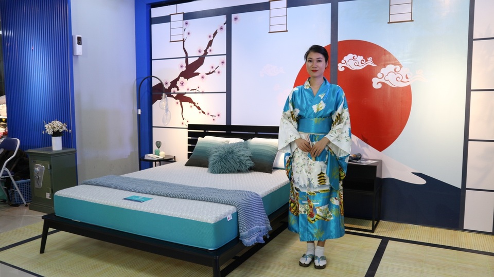 Diễn viên Lan Phương chia sẻ bí quyết cân bằng cuộc sống chỉ bằng việc “ngủ” - 1 Diễn viên Lan Phương chia sẻ bí quyết cân bằng cuộc sống chỉ bằng việc “ngủ” - 1
