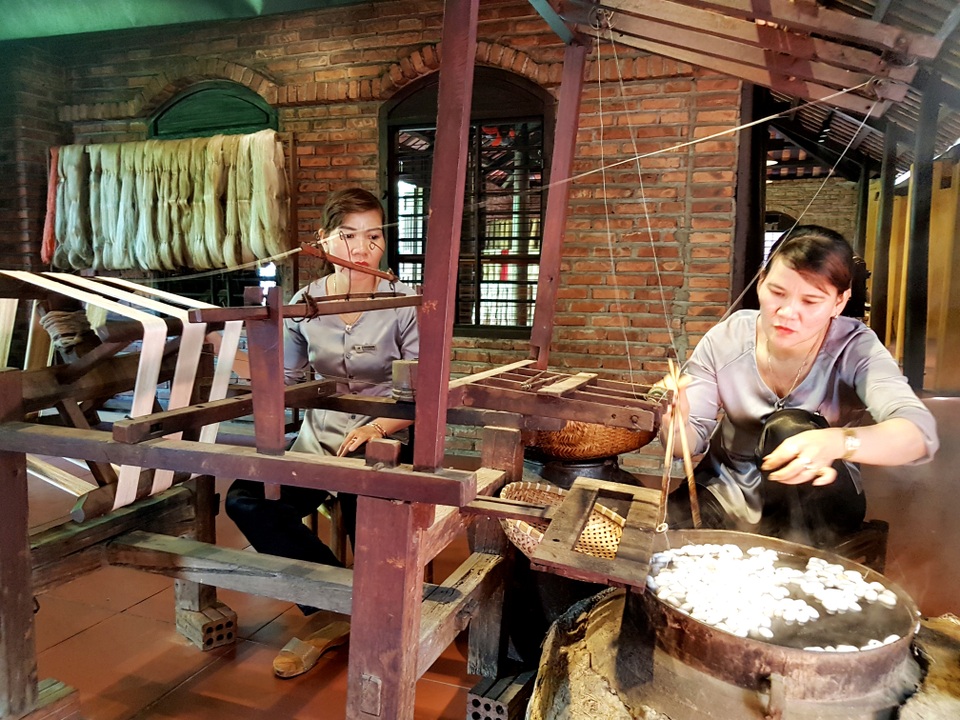 Bao giờ nghề trồng dâu nuôi tằm mới hồi sinh? Bao giờ nghề trồng dâu nuôi tằm mới hồi sinh?