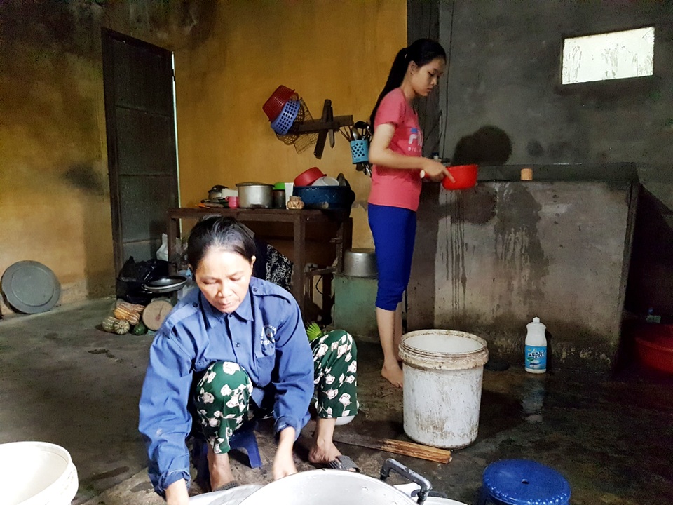 Đỗ đại học với 23,7 điểm khối A, nữ sinh mồ côi có nguy cơ lỡ hẹn giảng đường - 4 Đỗ đại học với 23,7 điểm khối A, nữ sinh mồ côi có nguy cơ lỡ hẹn giảng đường - 4