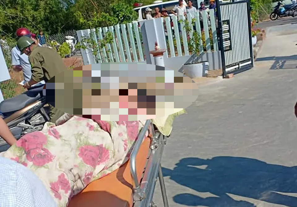 Chồng cứa cổ vợ rồi tự sát.jpeg