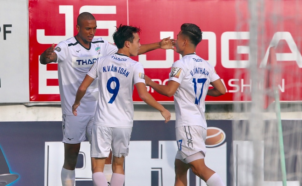 Bị từ chối phạt đền, HA Gia Lai thua cay đắng Viettel - 2