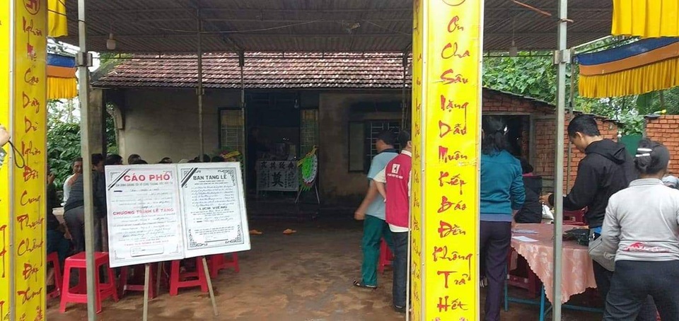 Bé trai 9 tuổi chết đuối dưới hồ nhà hàng xóm - 1