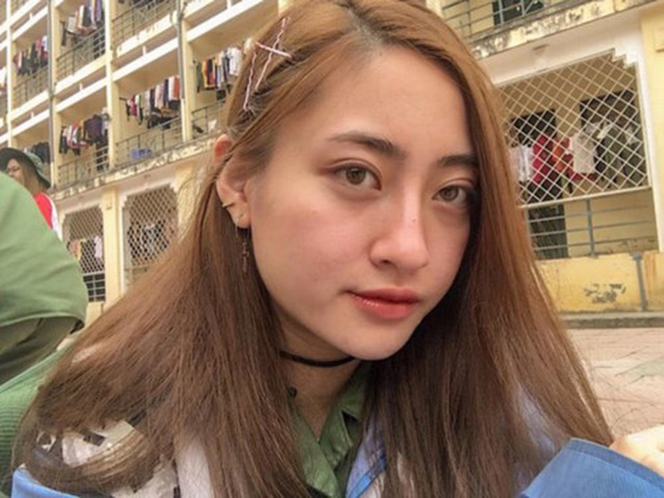 So nhan sắc mặt mộc của Hoa hậu Đỗ Mỹ Linh và Lương Thuỳ Linh - 12 So nhan sắc mặt mộc của Hoa hậu Đỗ Mỹ Linh và Lương Thuỳ Linh - 12