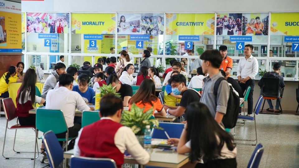 HUTECH xét tuyển học bạ đến 20/8: “Vé cuối” vào đại học đúng ngành yêu thích - 1 HUTECH xét tuyển học bạ đến 20/8: “Vé cuối” vào đại học đúng ngành yêu thích - 1