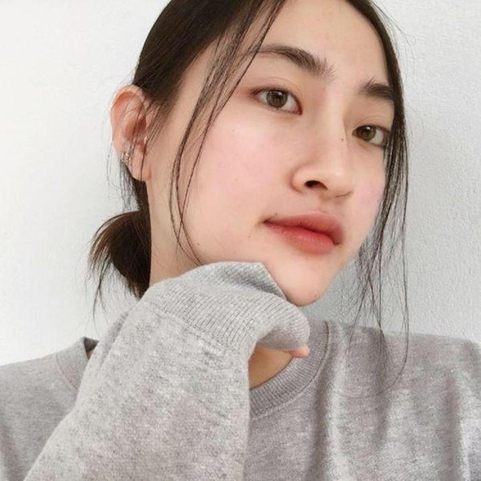 So nhan sắc mặt mộc của Hoa hậu Đỗ Mỹ Linh và Lương Thuỳ Linh - 15 So nhan sắc mặt mộc của Hoa hậu Đỗ Mỹ Linh và Lương Thuỳ Linh - 15