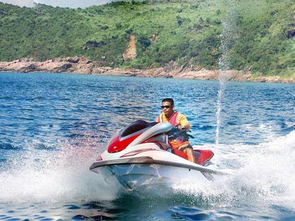 Không đảm bảo an toàn, mô tô nước tại bãi tắm Nhật Lệ bị cấm hoạt động - 1