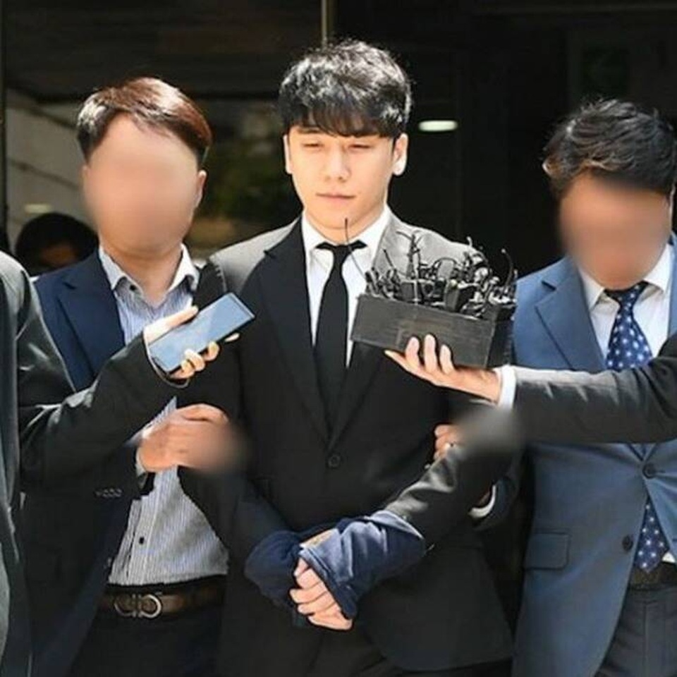 Cựu chủ tịch của YG Entertainment và Seungri bị nghi đánh bạc trái phép - 3 Cựu chủ tịch của YG Entertainment và Seungri bị nghi đánh bạc trái phép - 3