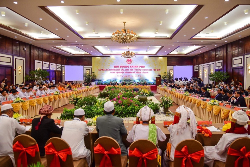 Thủ tướng Nguyễn Xuân Phúc gặp mặt các chức sắc tôn giáo tiêu biểu - 2 Thủ tướng Nguyễn Xuân Phúc gặp mặt các chức sắc tôn giáo tiêu biểu - 2