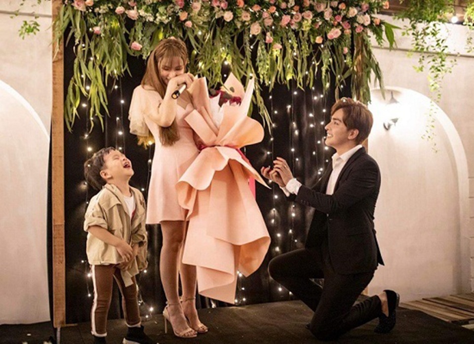 Điểm danh những ông bố dượng của showbiz Việt - 2 Điểm danh những ông bố dượng của showbiz Việt - 2