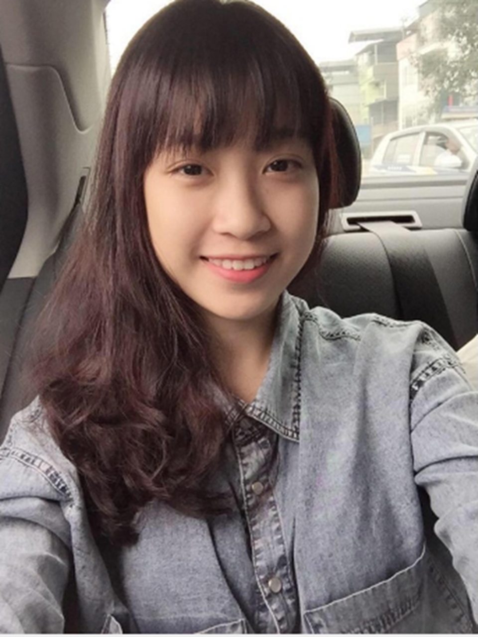 So nhan sắc mặt mộc của Hoa hậu Đỗ Mỹ Linh và Lương Thuỳ Linh - 9 So nhan sắc mặt mộc của Hoa hậu Đỗ Mỹ Linh và Lương Thuỳ Linh - 9